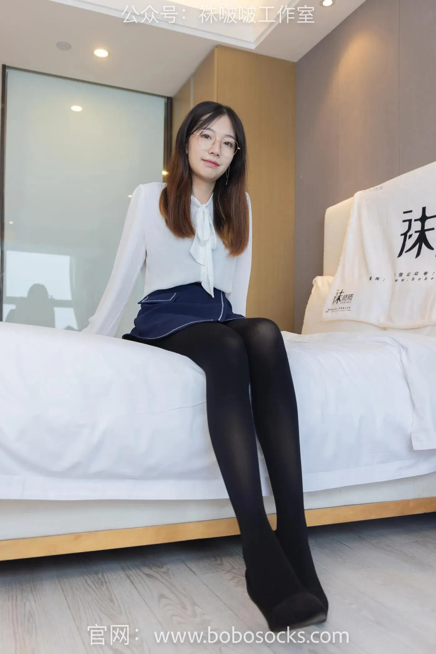 [BoBoSocks袜啵啵]NO.114 小甜豆-高跟鞋、帆布鞋、肉丝、厚黑丝 [175P]插图4